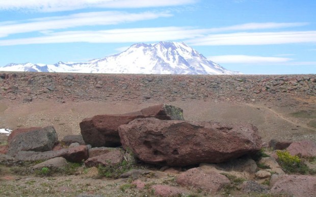 Мегалитический пол на плато Эль-Энладрилладо (El-Enladrillado)